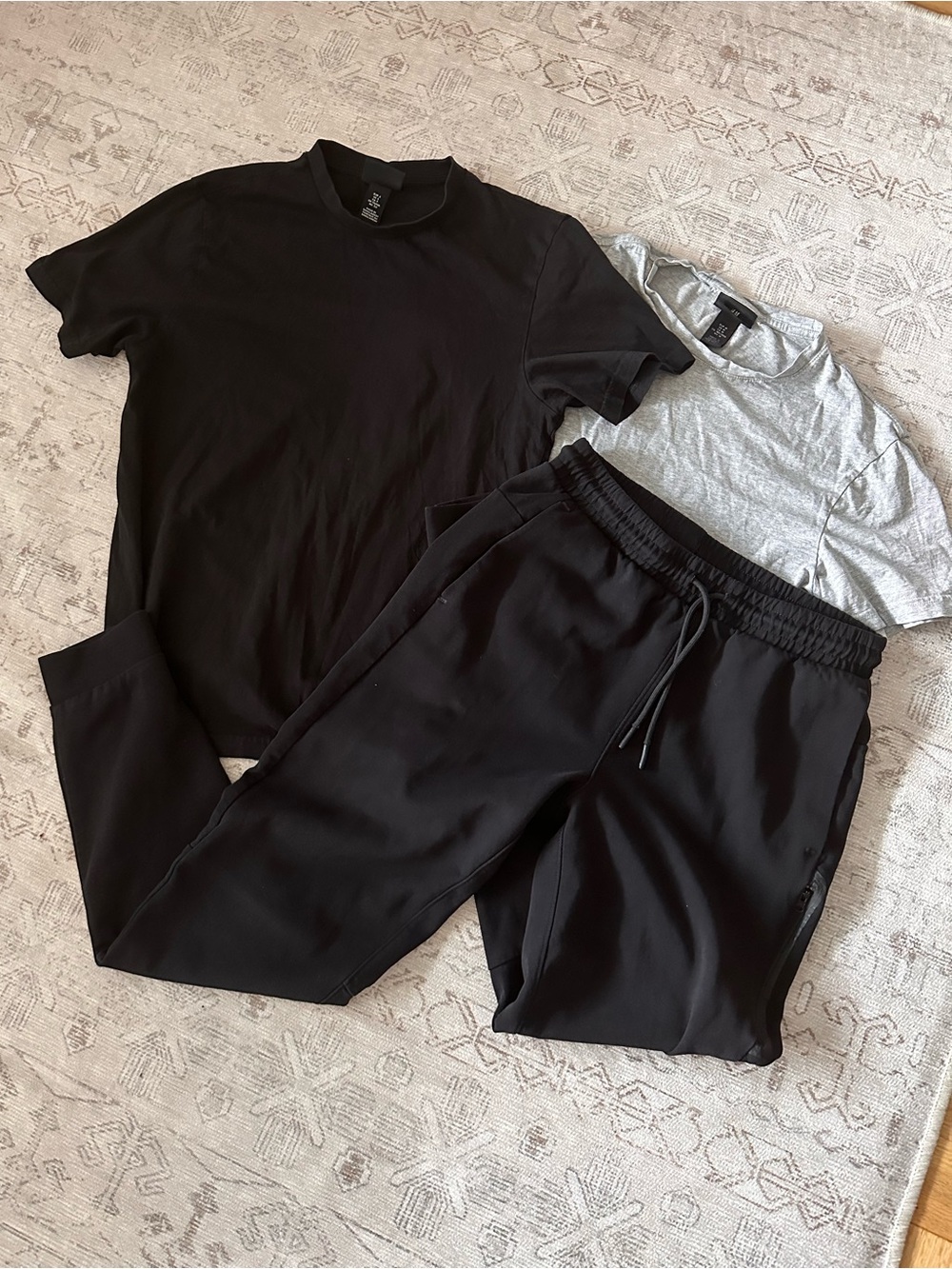 Joggers + T-shirt set
